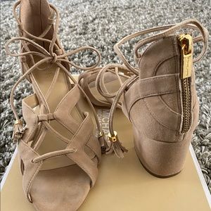 Michael Kors tan suede lace up shoes with brass accents